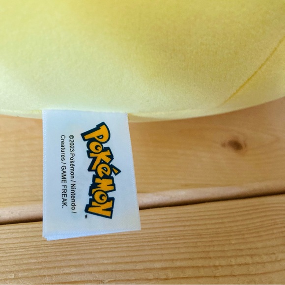 Pokémon Squishmallows 20in Holiday Pikachu Stuffed Toy - Picture 5 of 8